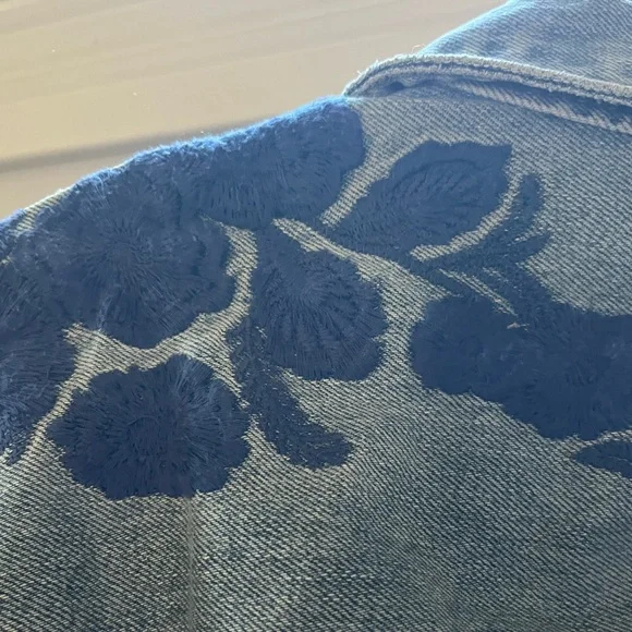 Women's Blue Denim Jacket - Picture 3 of 4